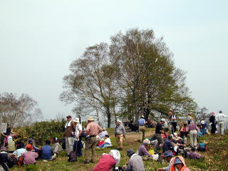 山開きの小野岳頂上