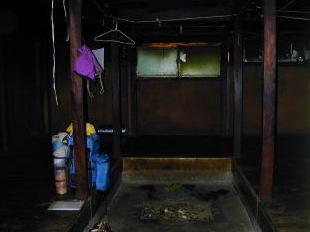 大熊小屋の内部