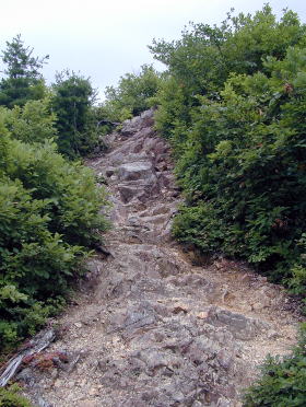 丸森尾根下部の岩場